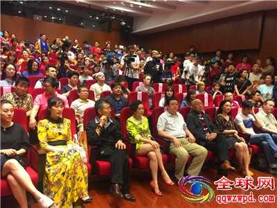 乌兰图雅发布会01.jpg